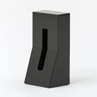 白い背景に置かれた黒い縦型のDUENDE STAND! ABS
